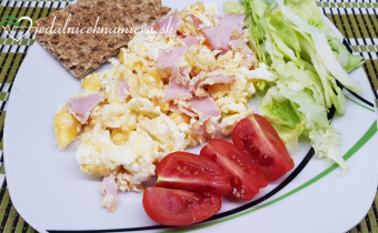Ražný chlebík a vajíčka – rýchle raňajky aj olovrant