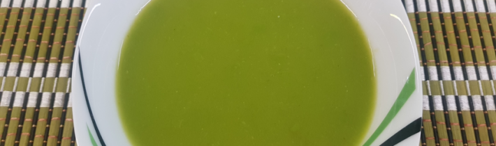 Špargľová polievka s hráškom