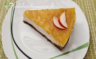 Nepečený jablkový cheesecake